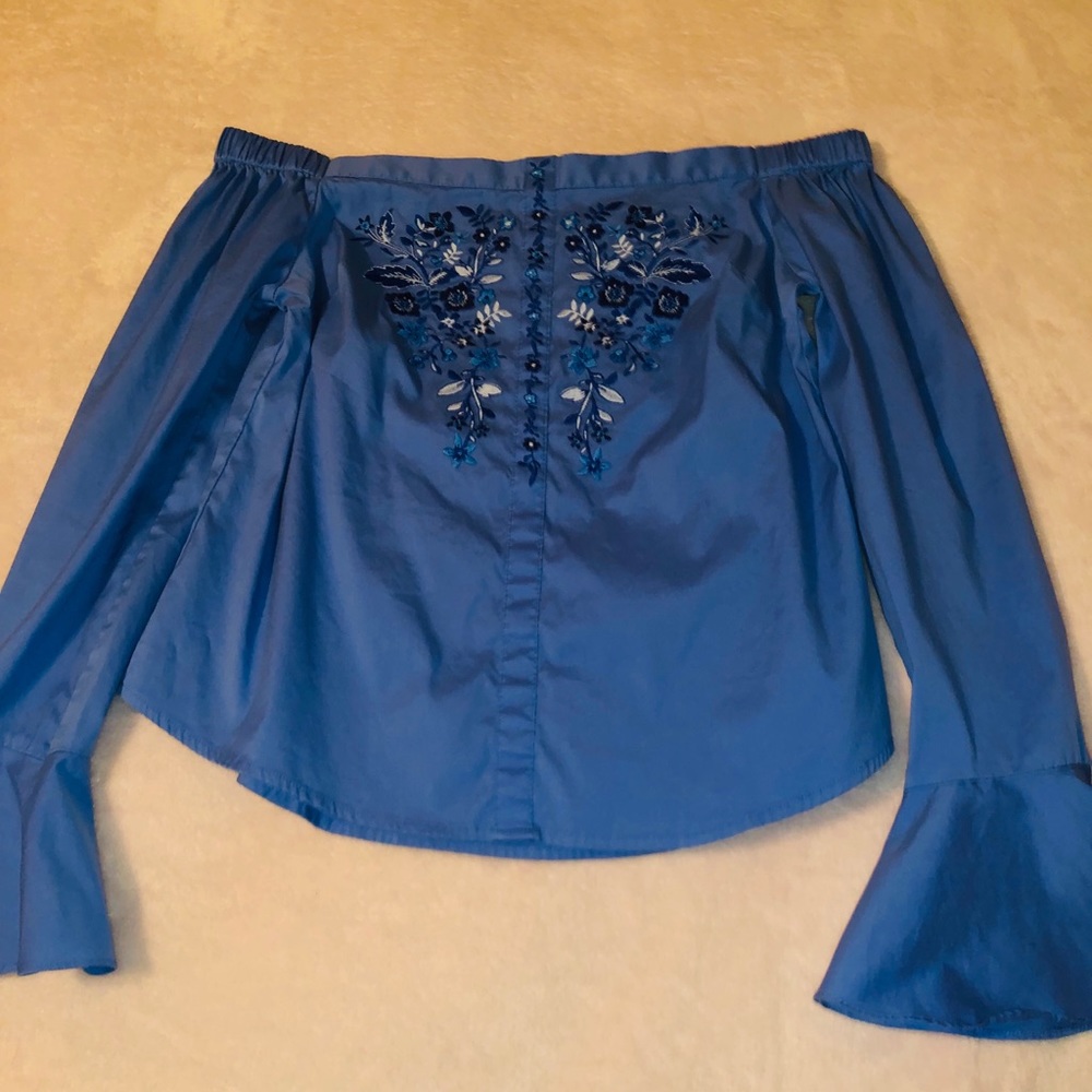 off shoulders blue blouse